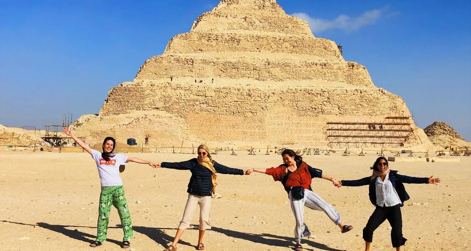 Private Day Tour to Giza Pyramids Sphinx Saqqara and Memphis