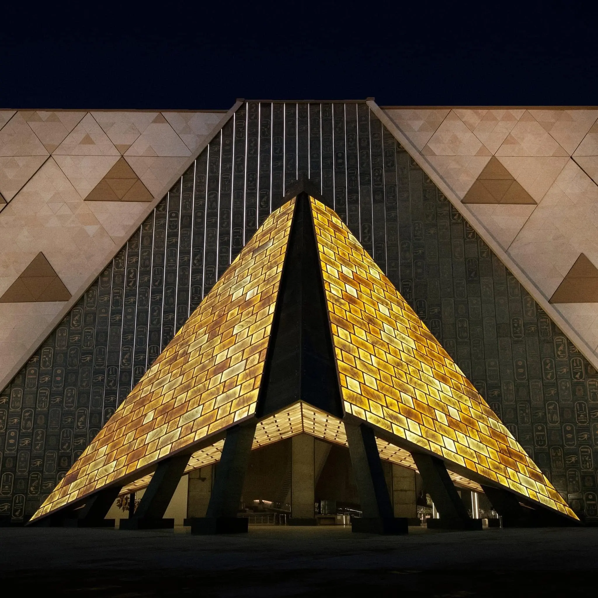 Private Day Tour to Grand Egyptian Museum with Lunch